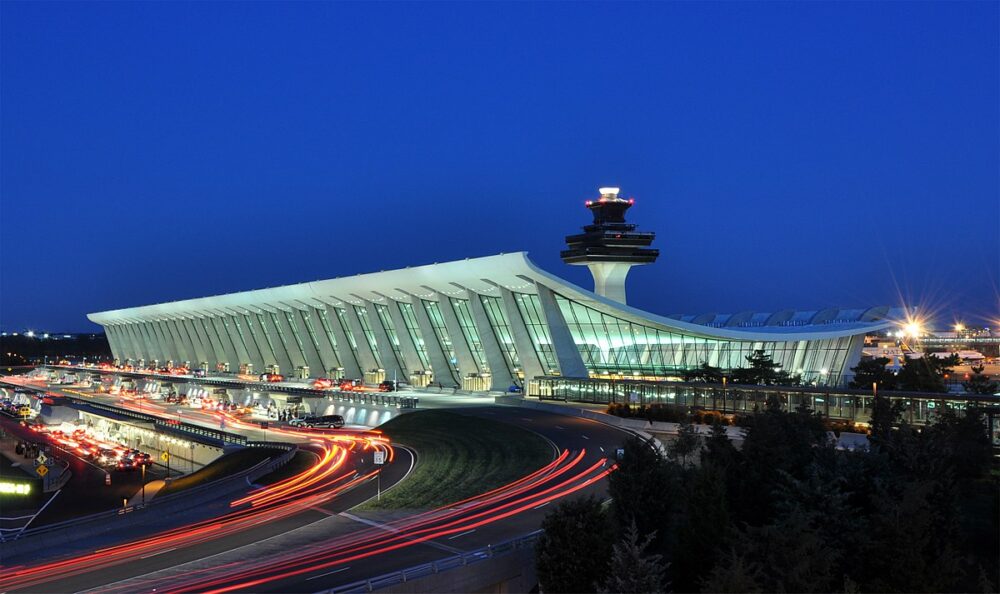 ワシントン・ダレス国際空港(IAD)