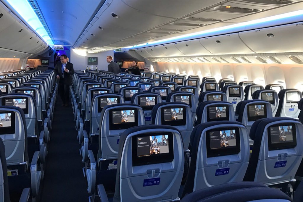 ユナイテッド航空ボーイング777内部