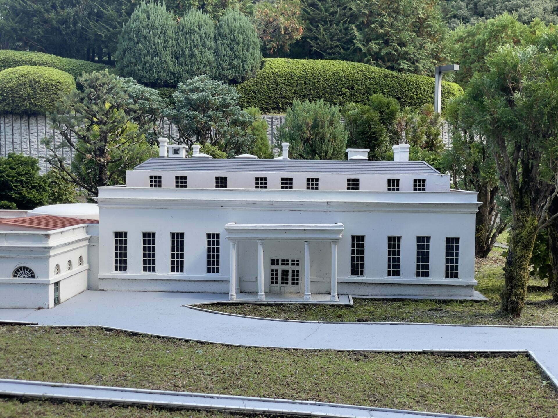 ウエストウィング