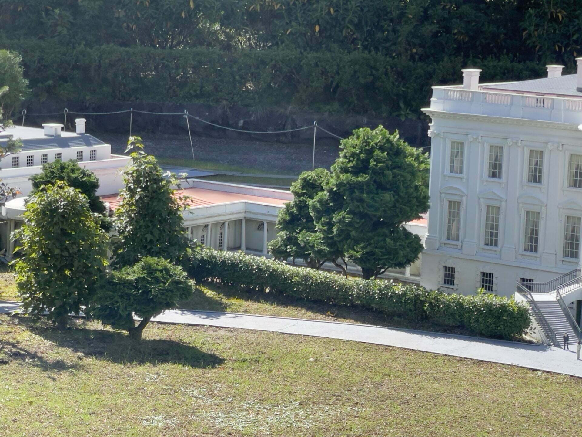 ウエストウィング